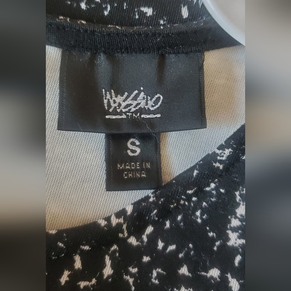 💚5/$25 Mossimo Black & White Sheath Mini Dress Flared Flute Sleeves Size Small - Picture 5 of 6